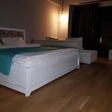 No.900001 Mamaia